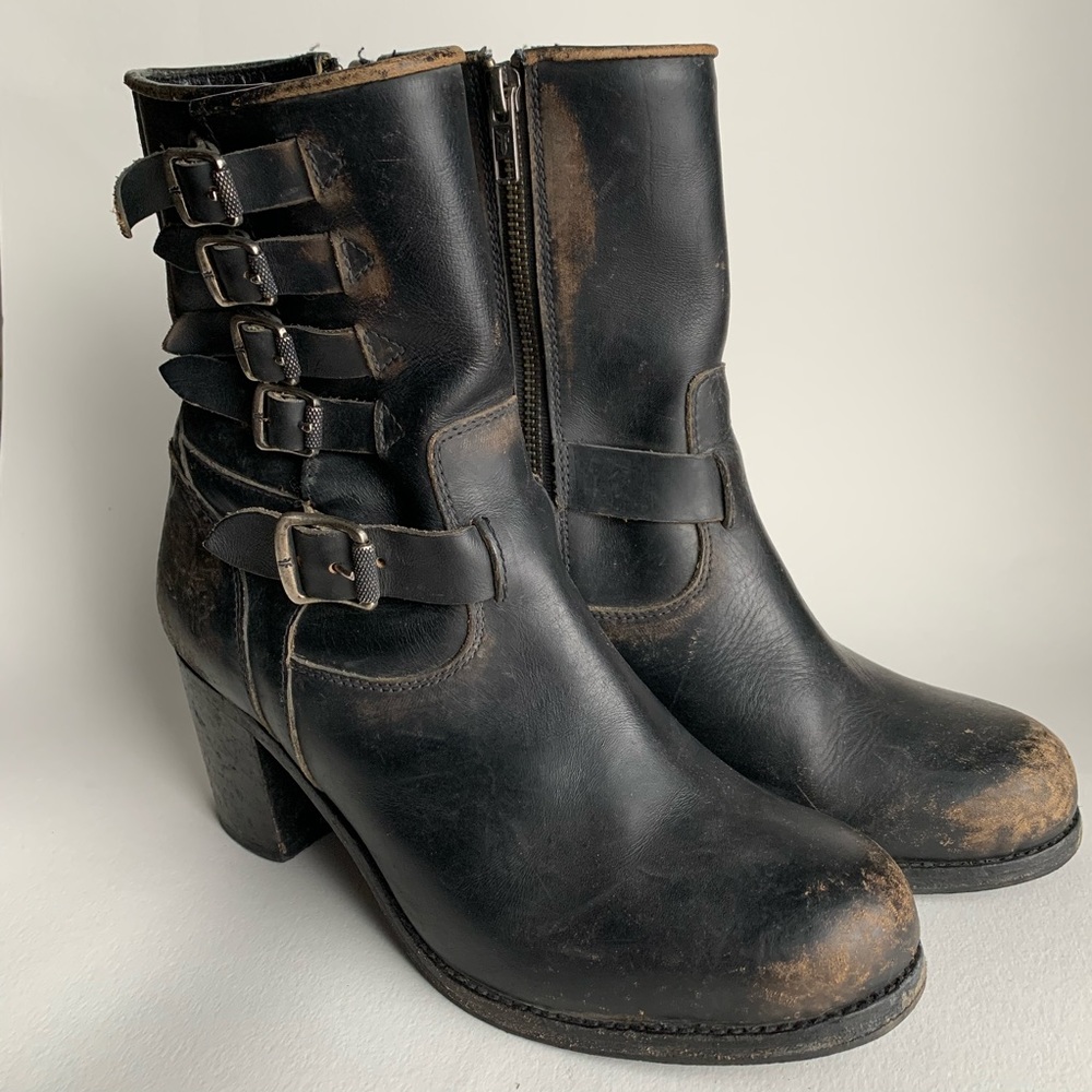 Frye Veronica distressed ankle buckle boot bootie black 8.5